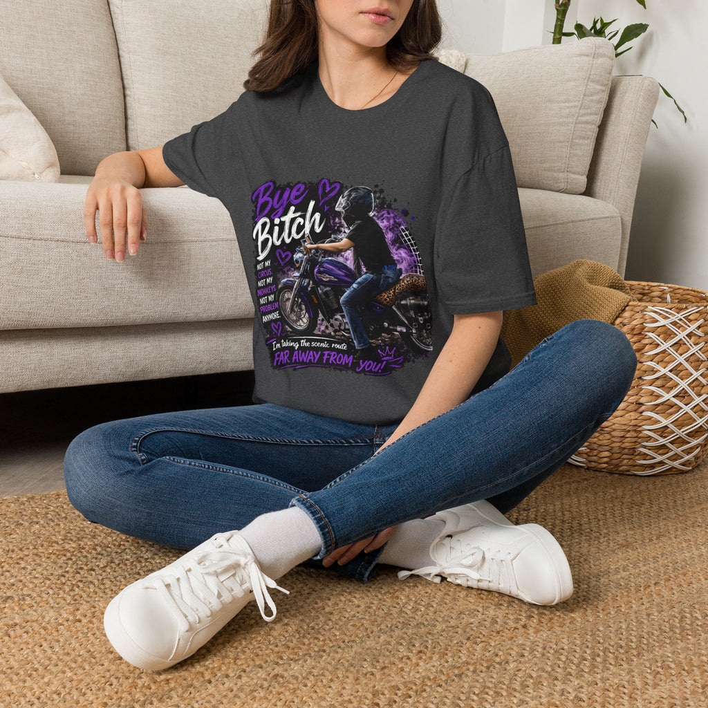 T‑Shirt "Bue Bitch" Purple Motorcycle Design – Biker Babe Graphic