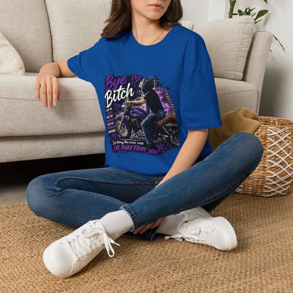 T‑Shirt "Bue Bitch" Purple Motorcycle Design – Biker Babe Graphic